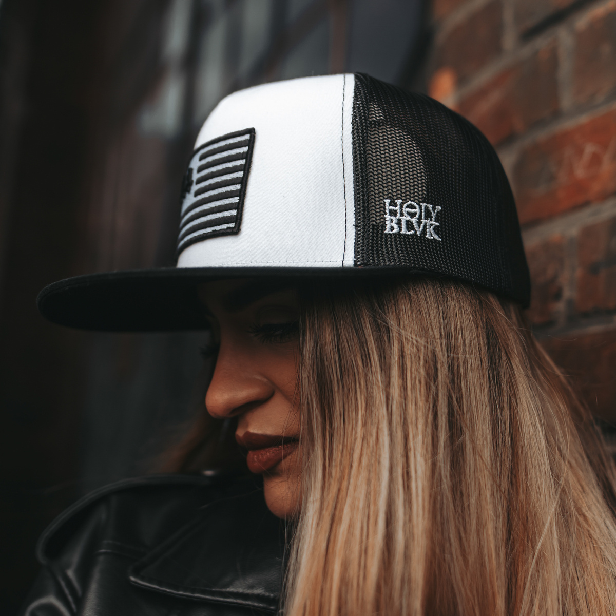 Czapka z Daszkiem Holy Blvk Flag Trucker