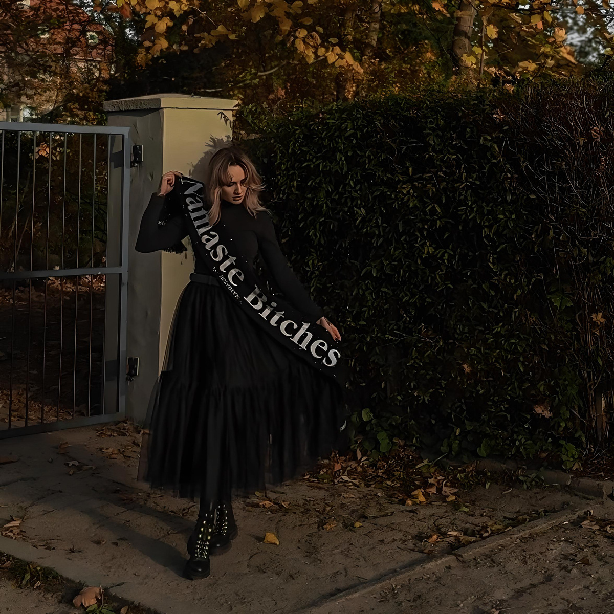 Szalik Holy Blvk XXL Namaste Bitches