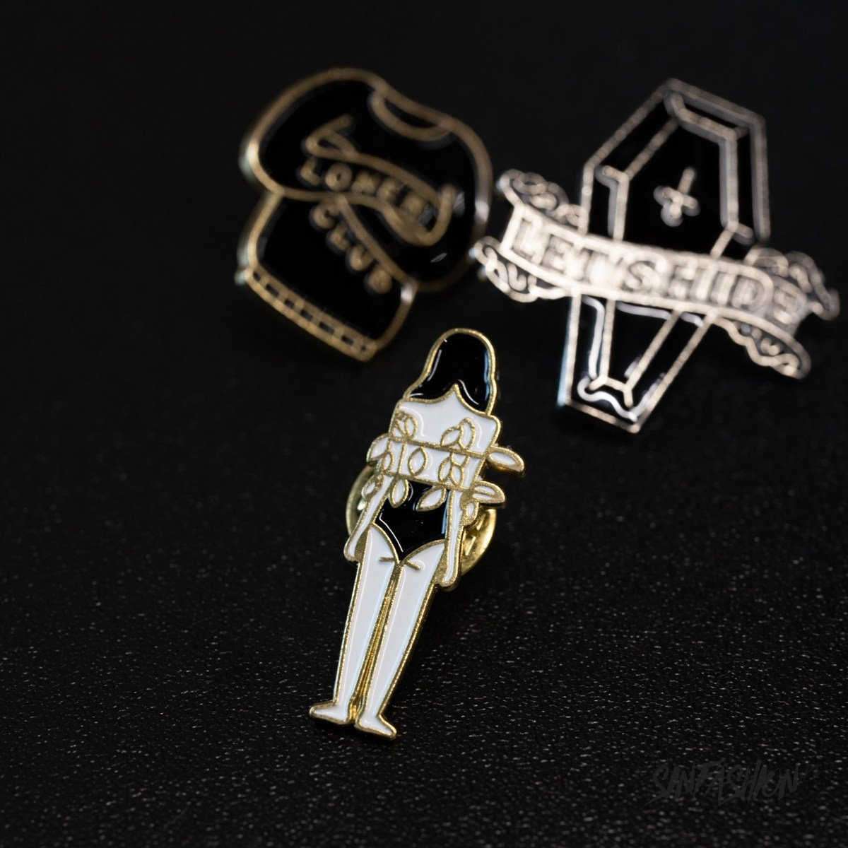 Pin Do Wyboru KingPinz Set 6 Akcesoria \ Dodatki do odzieży \ Naszywki/Piny/Naklejki