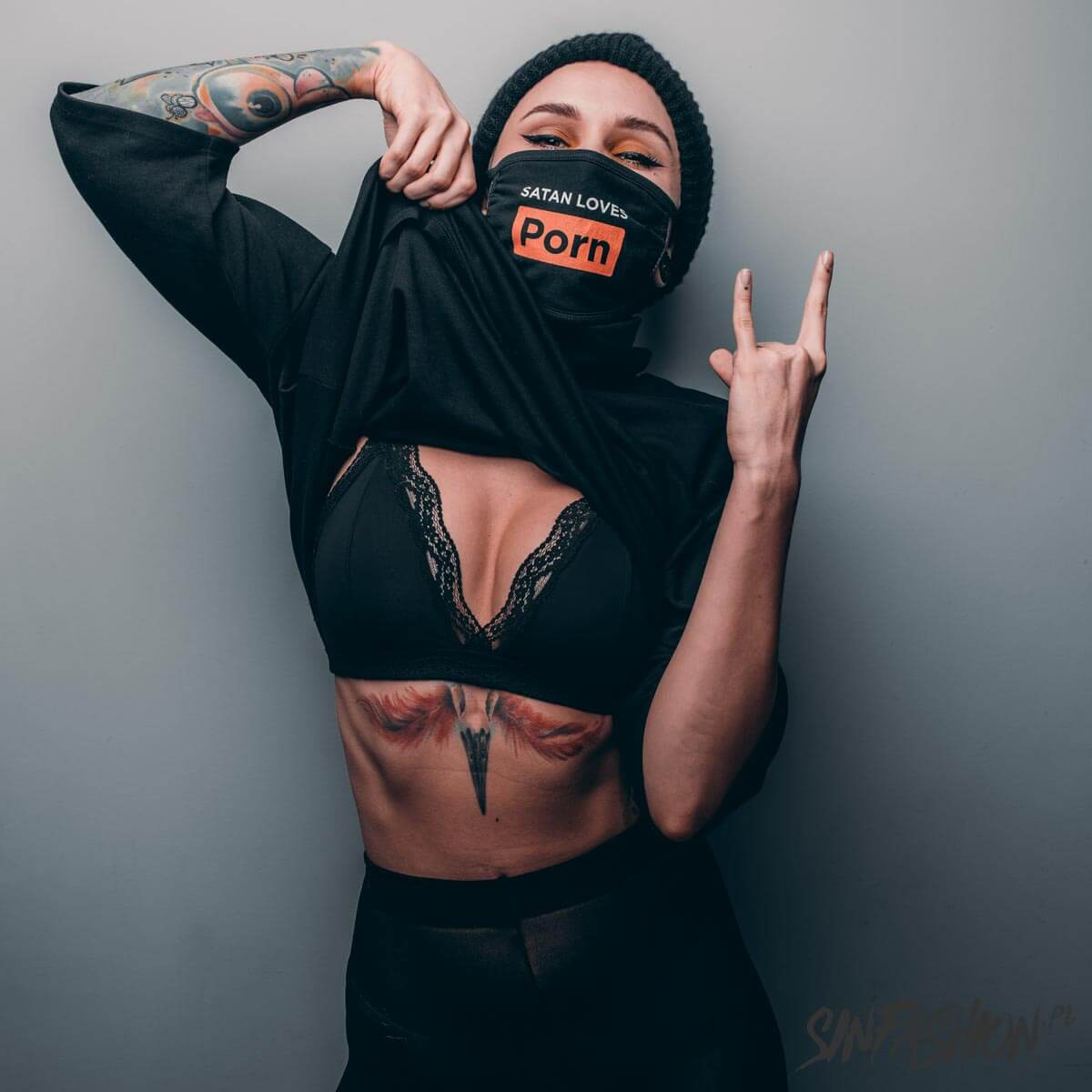 Maseczka Holy Blvk Porn
