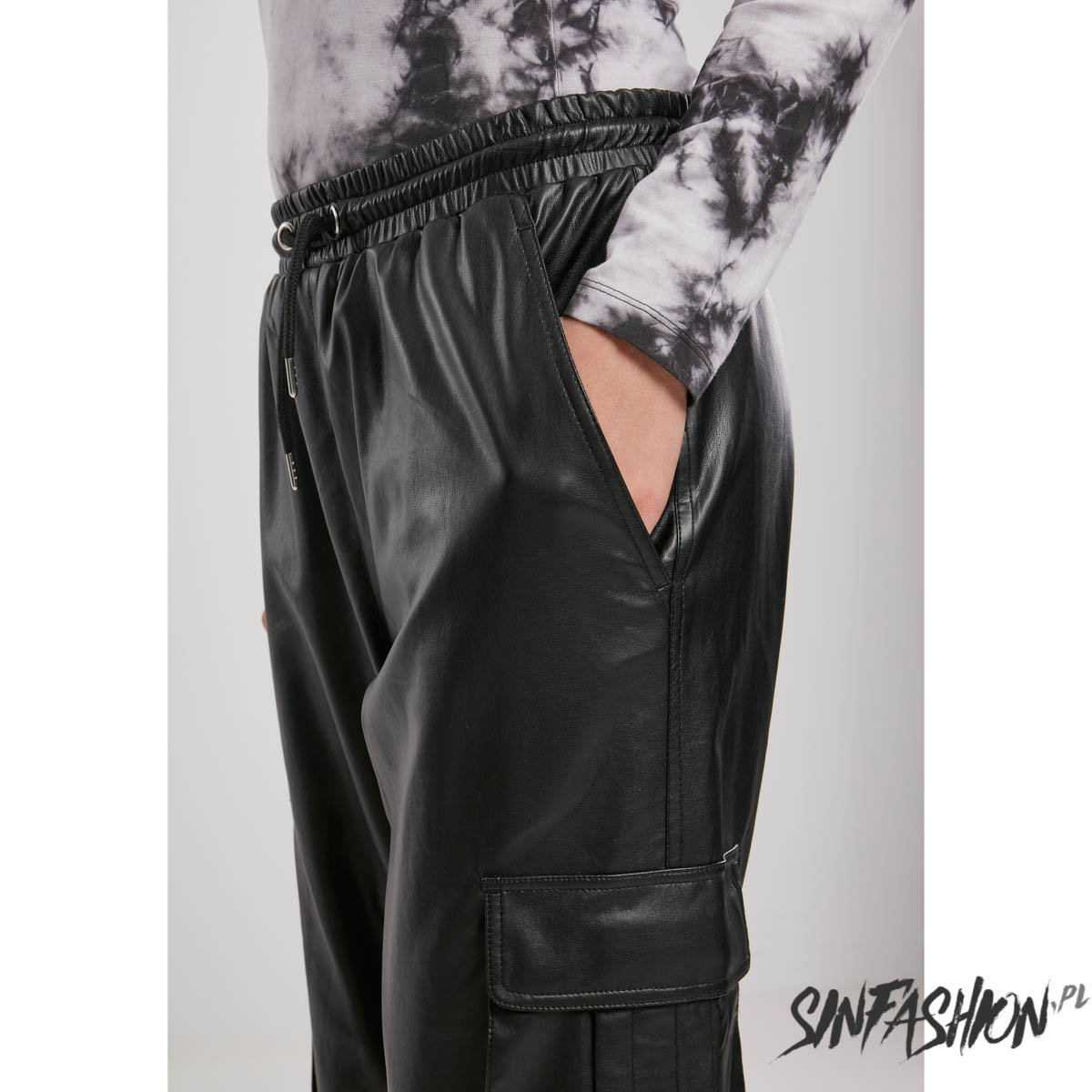 Spodnie Urban Classics Faux Leather Cargo